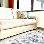 Roses' Apartment