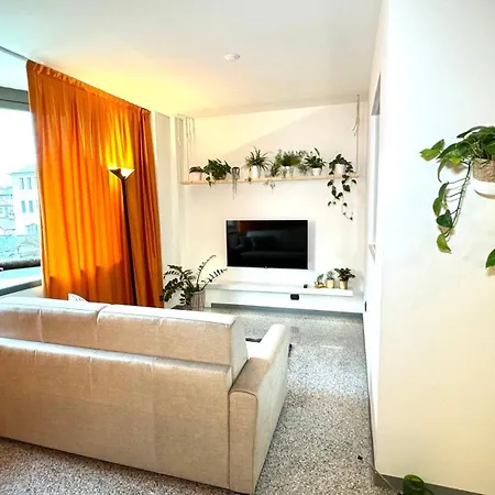 Apartment Roses'